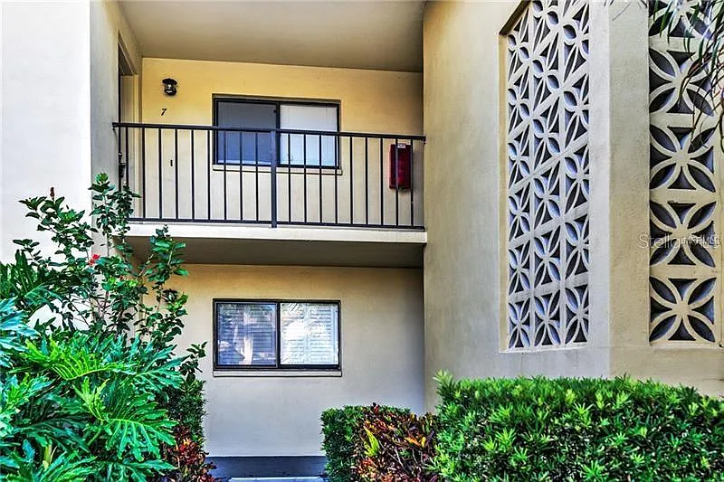 2415 Bayshore Gardens Pkwy #7