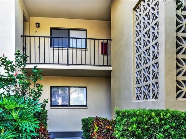 2415 Bayshore Gardens Pkwy APT 7, Bradenton, FL 34207