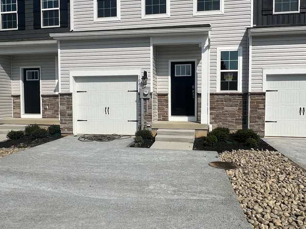 1081 Meadowlark Dr, Fogelsville, PA 18051