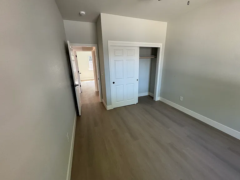 1702 N Funston Ave — Photo 12