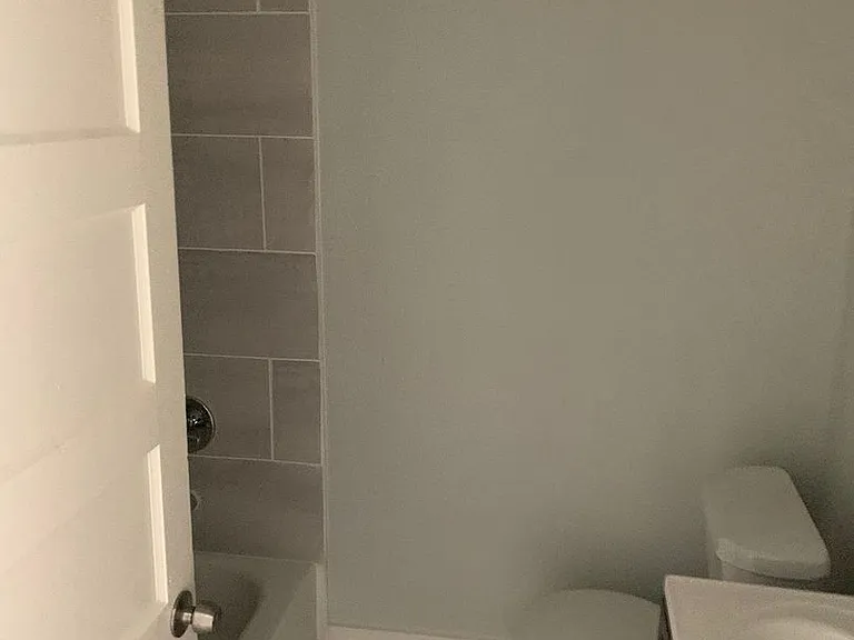 1107 Avenue A — Photo 10