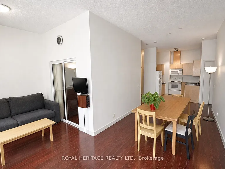 373 Front St W #102 — Photo 2