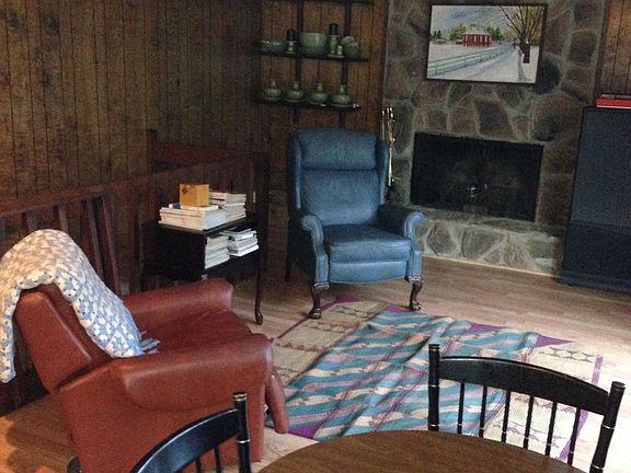 Family rm with Stone Fire/Pl