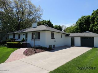 1186 Port Sheldon St, Jenison, MI 49428