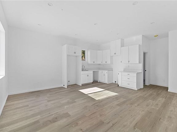 3rd image of 8512 Wilbur Ave