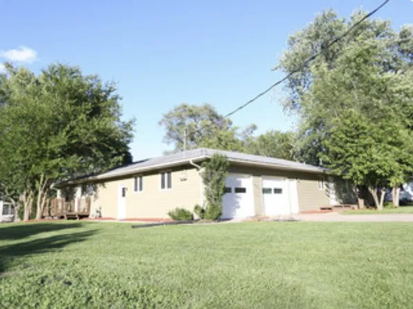 209 1st St, Polk City, IA 50226