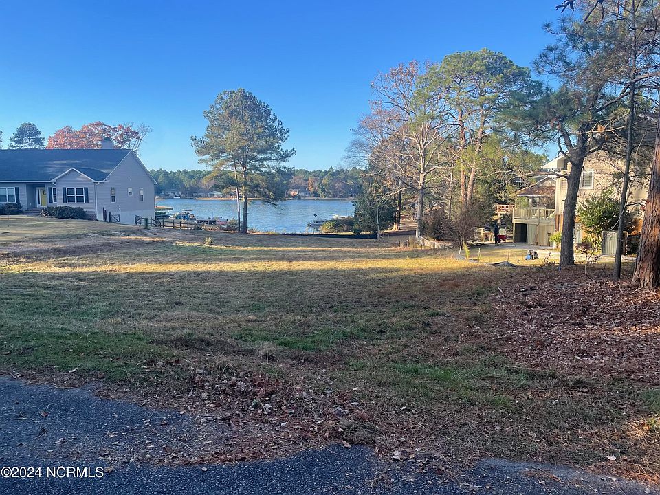 2nd image of 102 Cobblestone Court