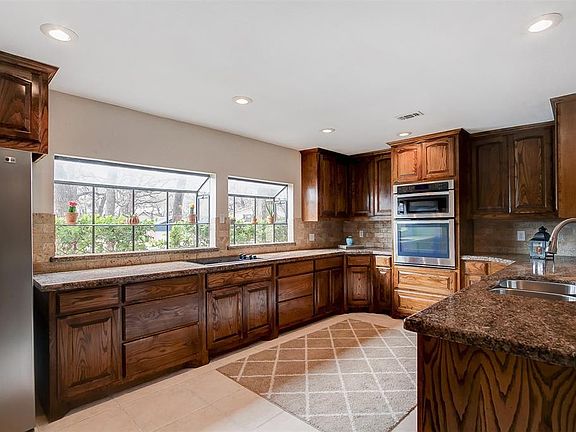 5th image of 1602 Glen Valley Dr