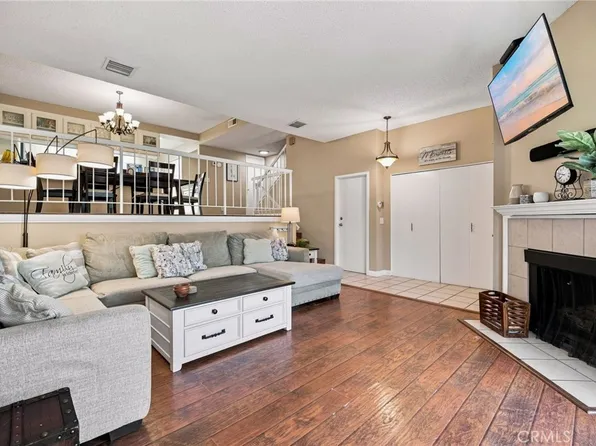 18360 Collins St Unit L, Tarzana, CA 91356