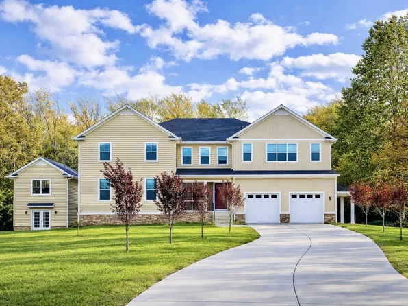 7313 Byrneley Ln, Annandale, VA 22003