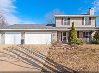 2715 Altair St, Green Bay, WI 54311