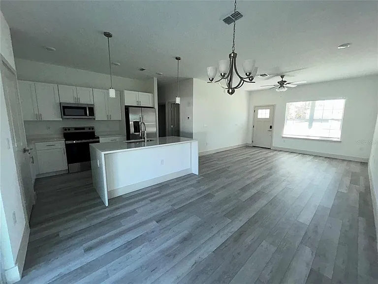 1531 W Gainsboro Ln — Photo 6