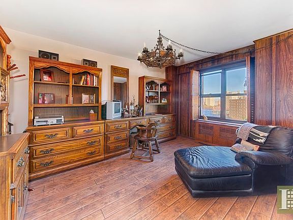 4th image of 268 E Broadway APT A807