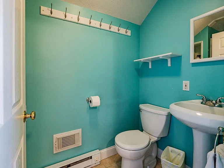 22 Cedar St — Photo 11