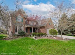 1045 Chesapeake, Rochester Hills, MI 48307