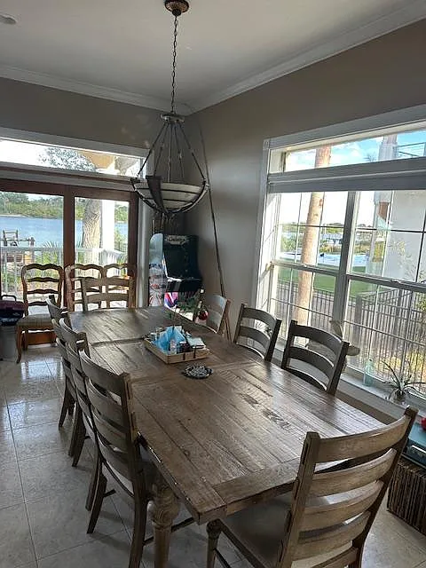 1405 S. Riverside Dr. — Photo 3