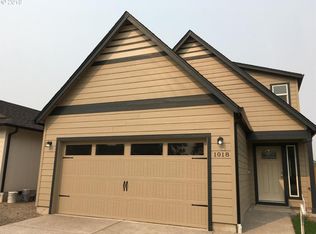 1018 Cherry St, Central Point, OR