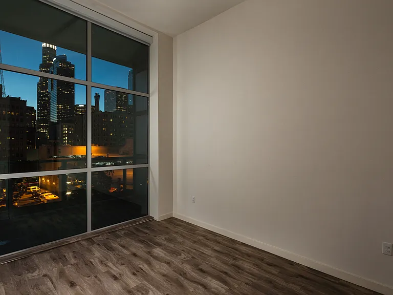 Topaz Apartments — Photo 42