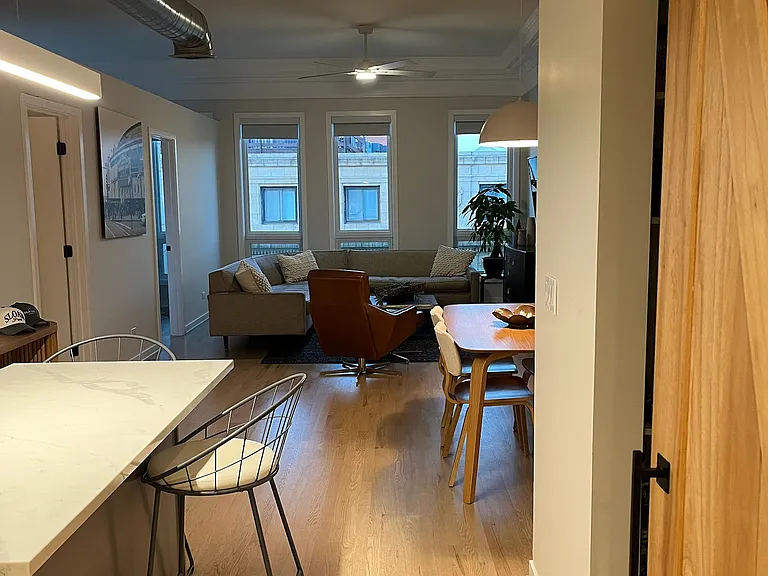3323 N Paulina St #4B — Photo 1