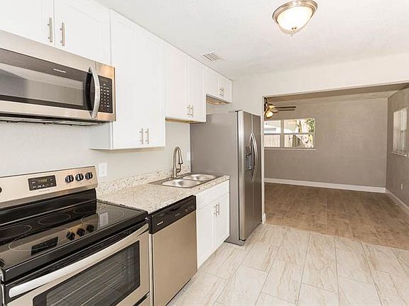 3rd image of 5922 Hilltop Ln E