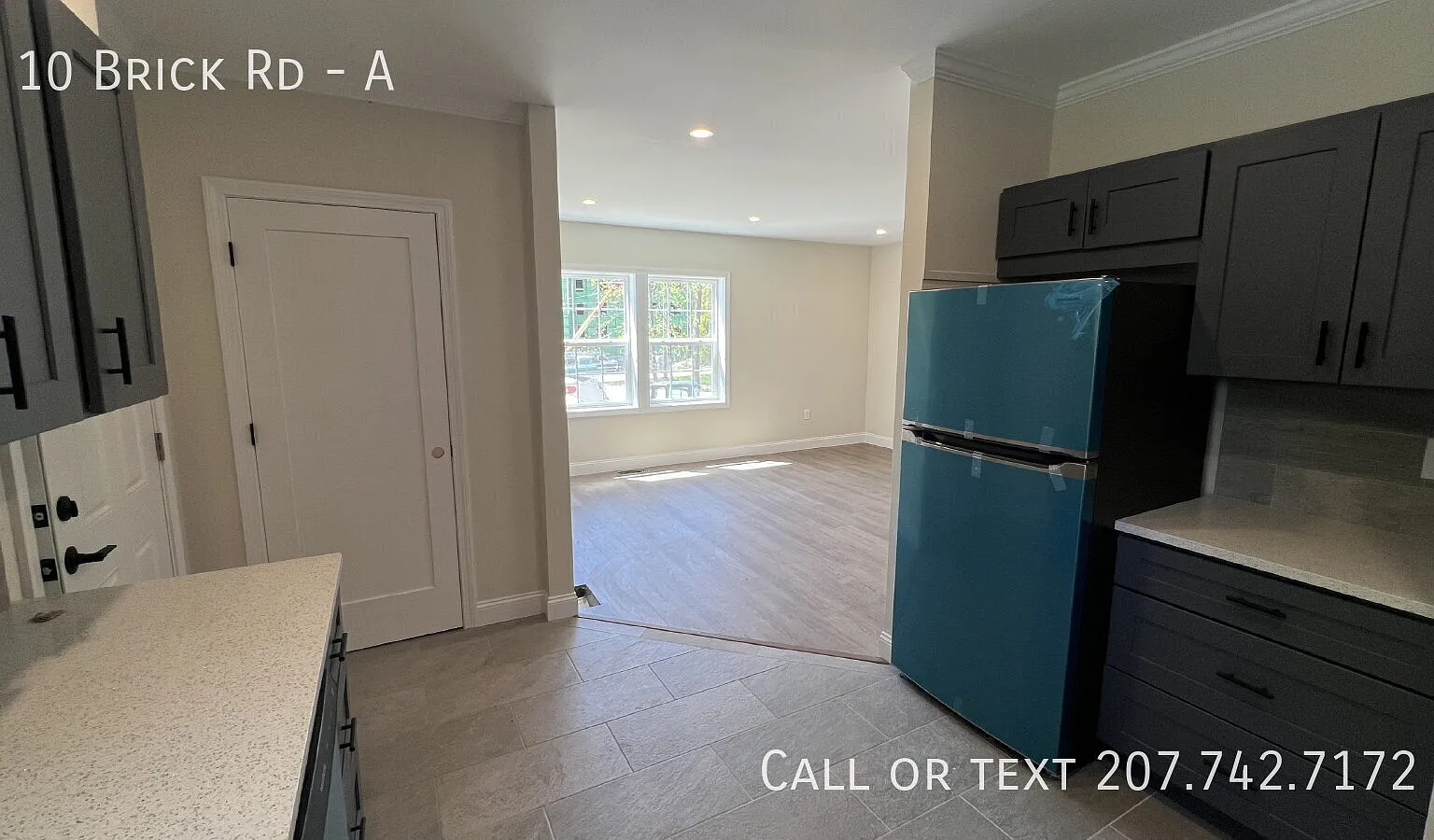 1st Floor2 Bedroom Duplex, Small Porch In Unit AC and Laundry — Photo 3