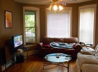 1326 W Roscoe St #1S, Chicago, IL 60657