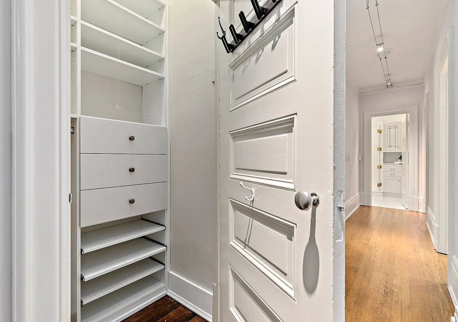 Historic Charm 2 Bed 1 Bath Condo on First Hill — Photo 3