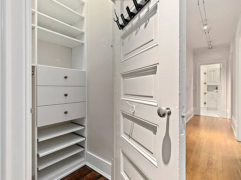 615 Boren Ave #27 — Photo 3