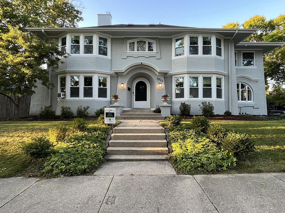 1st image of 2822 East Newport AVENUE