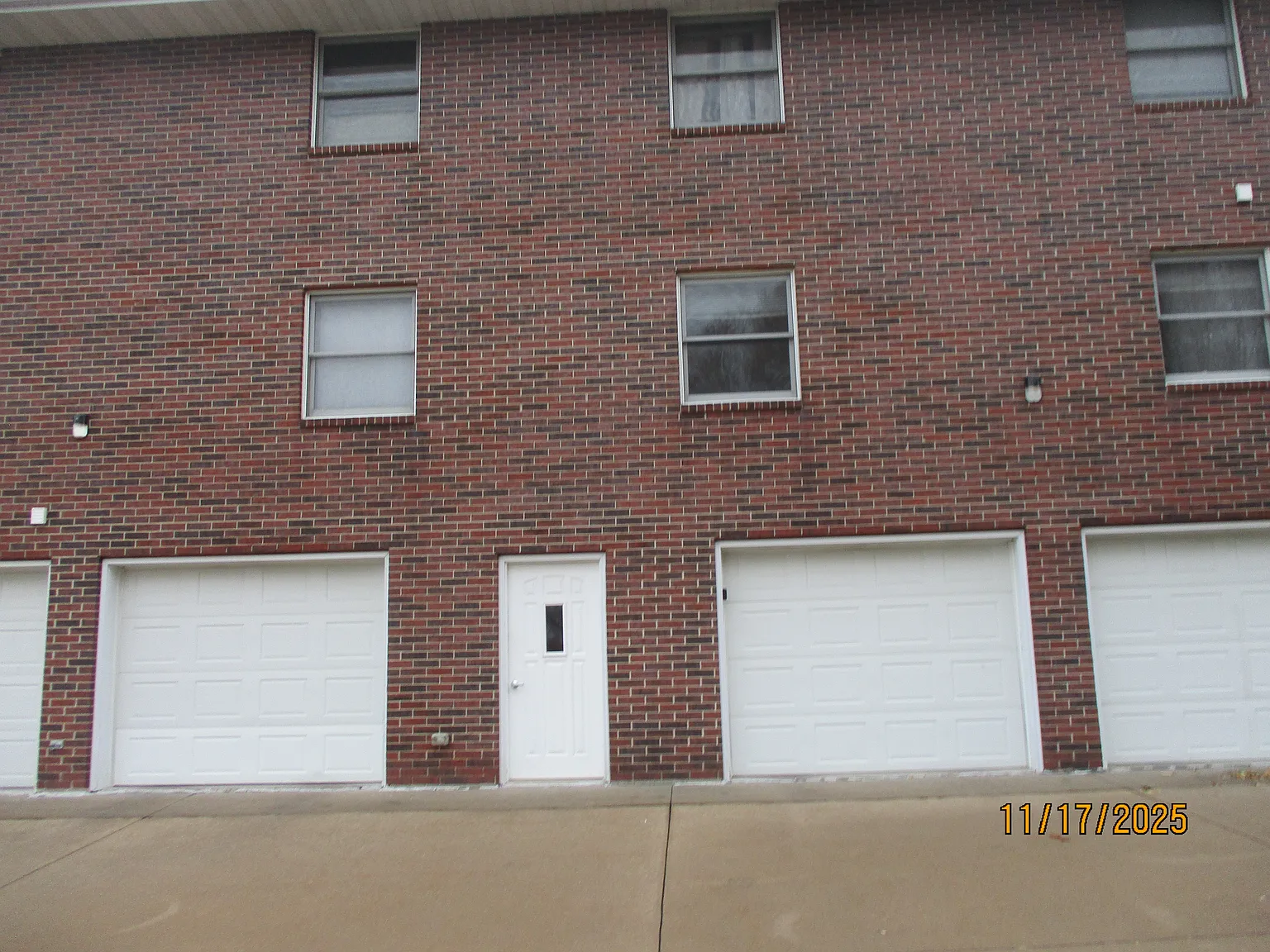 1490 Tower Dr. — Photo 2