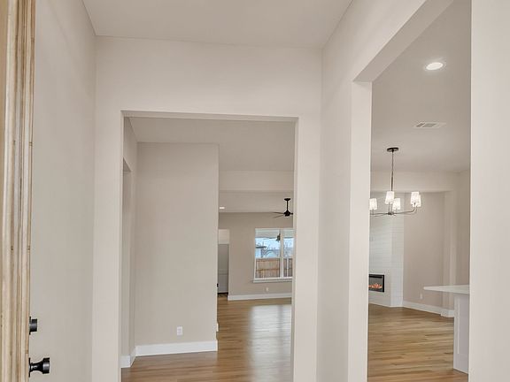 5th image of 207 W 7th St