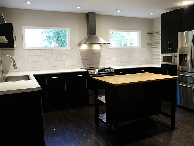 7146 Mantlewood Ln — Photo 2