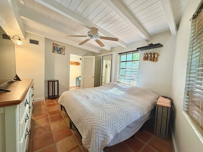 111 N Bay Harbor Dr — Photo 35