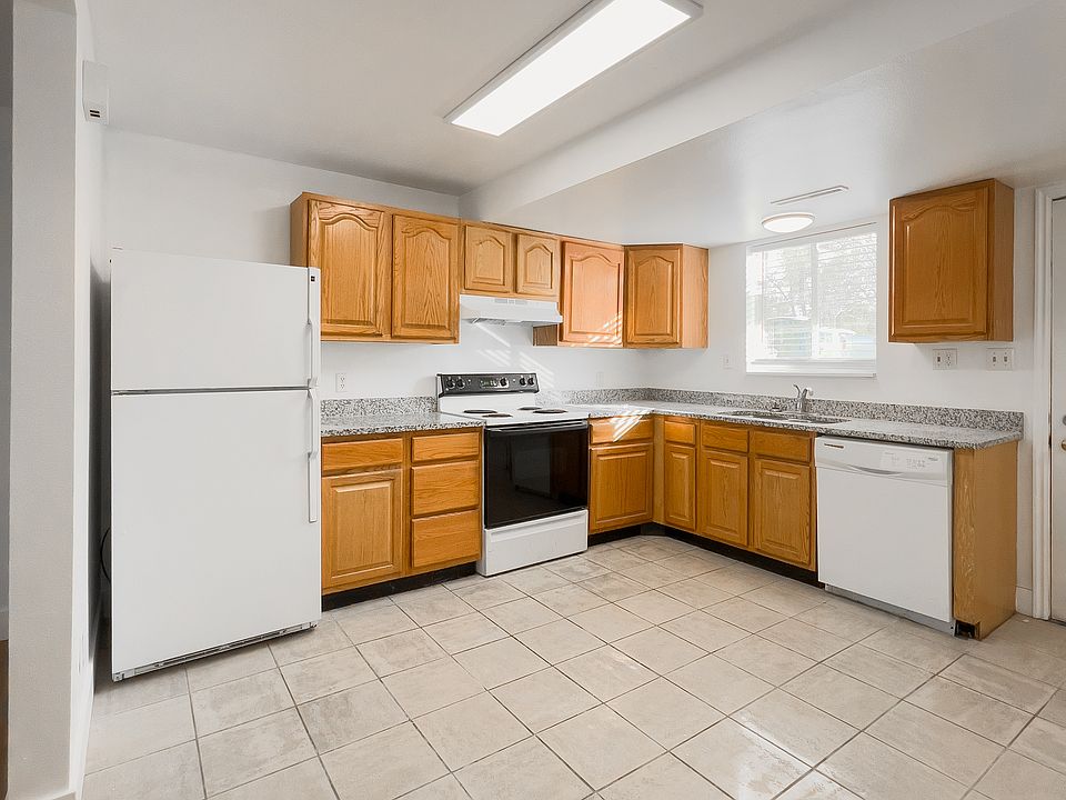1st image of 183 W 975 N #187