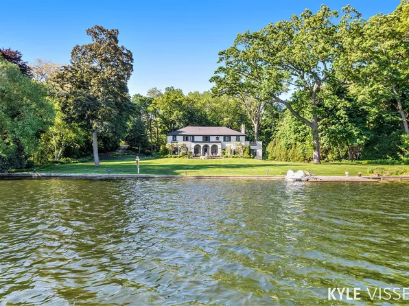 2096 Robinson Rd SE, East Grand Rapids, MI 49506