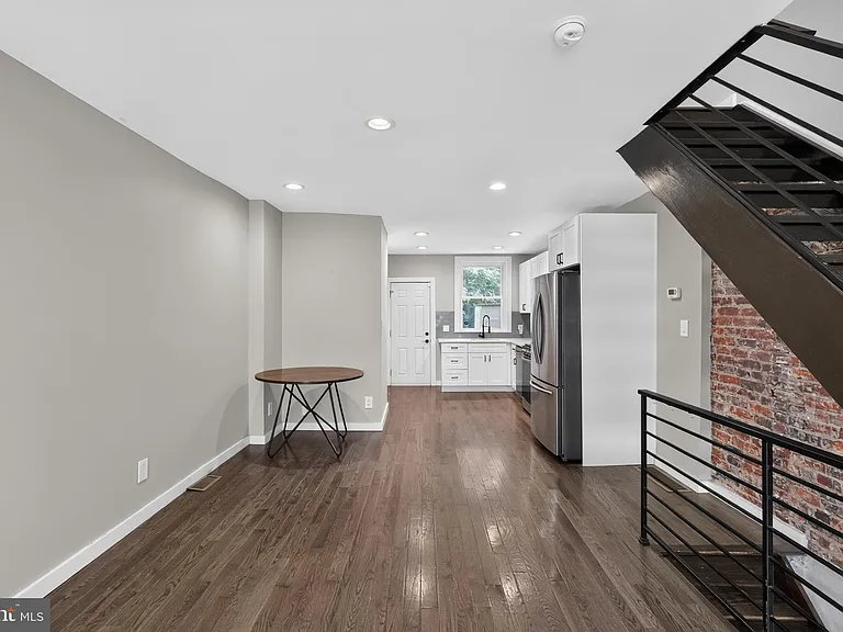 1911 S Lambert St — Photo 5