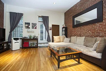 Rented by Avi Nash Associates