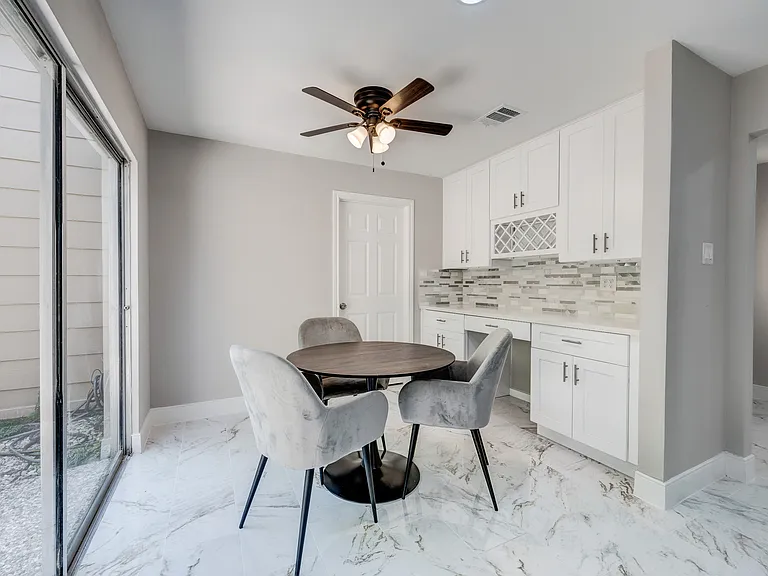 1626 S Kirkwood Rd — Photo 23