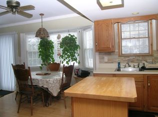 11 Stratford Rd, Farmingville, NY 11738