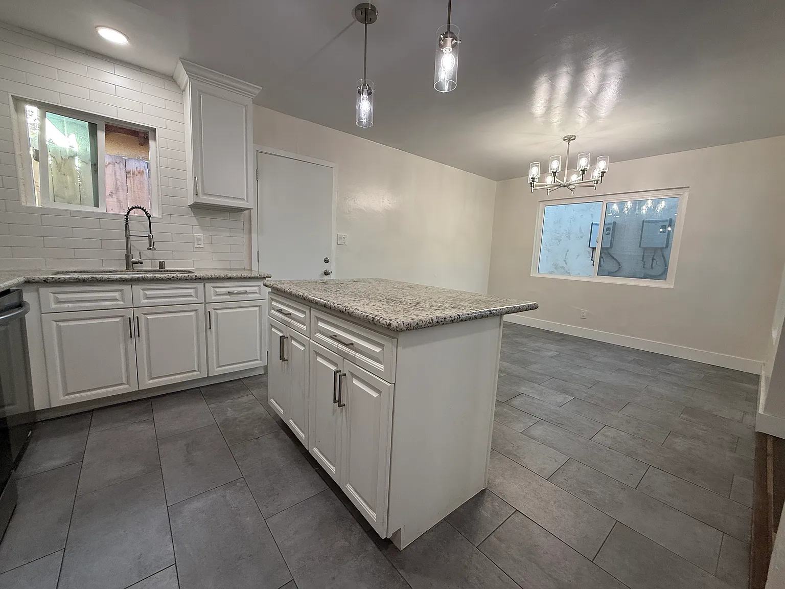 3611 Logan Ave — Photo 3