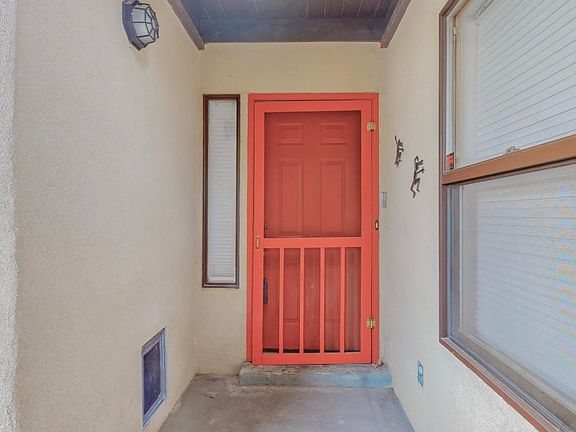 2nd image of 2856 Plaza Rojo