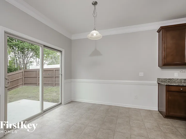 4476 Redfern Pl — Photo 7