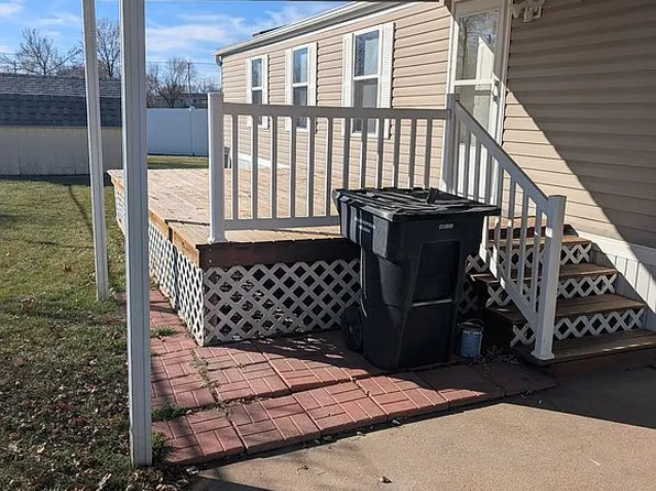 39 Kingston Dr, Hastings, NE 68901