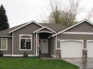 214 W 1st Pl, Nooksack, WA 98276