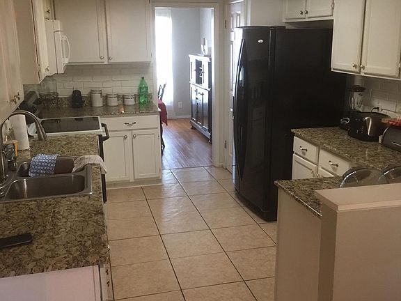 Kitchen - view 2
