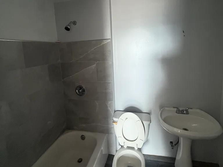 4723 Kostoryz Rd #B — Photo 5