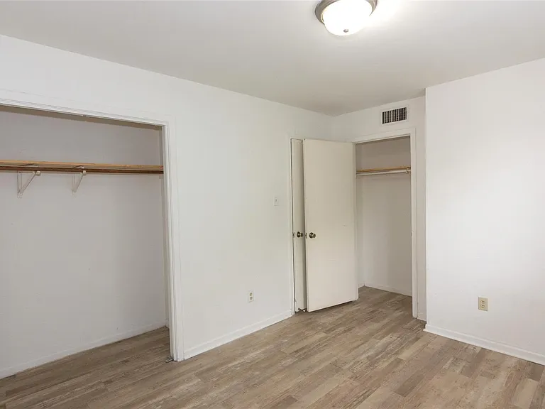 1607 Onion Creek Village Dr #D — Photo 11