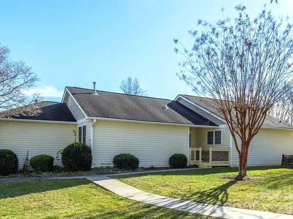 115 Creeks End Cir, Mills River, NC 28759