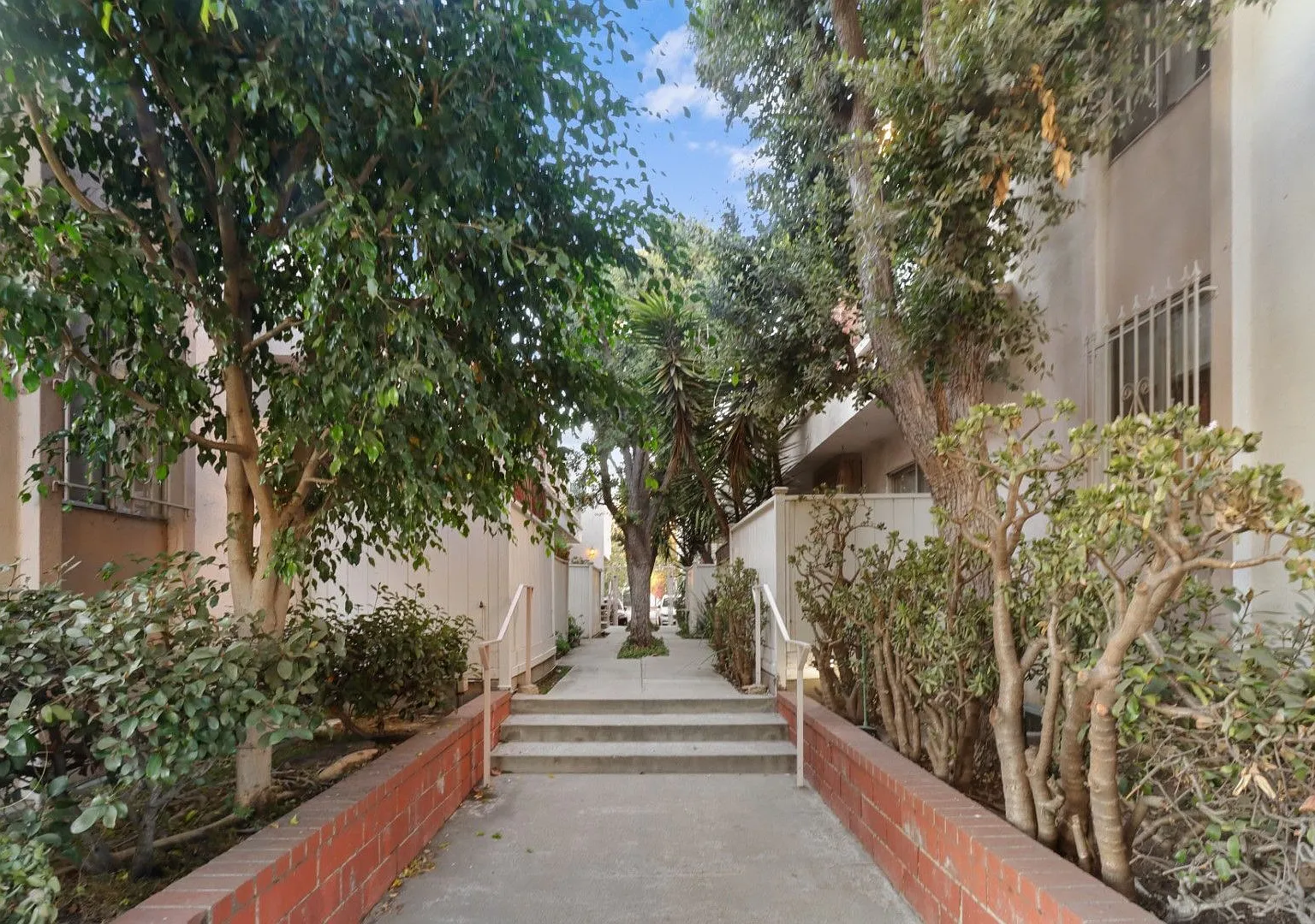 10969 Rose Ave. — Photo 3