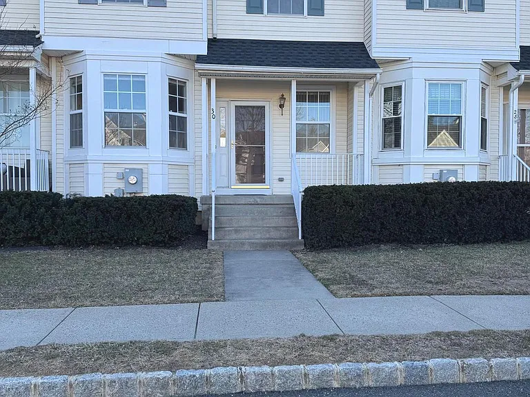 30 Amesbury Ct — Photo 30